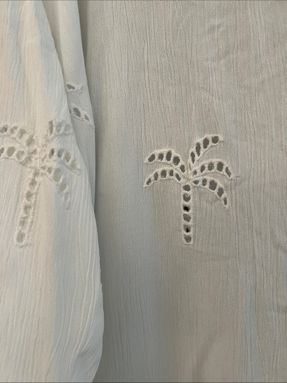 blue island White Palm Eyelet Button-Front Tunic Coverup. Size Large - Picture 2 of 6